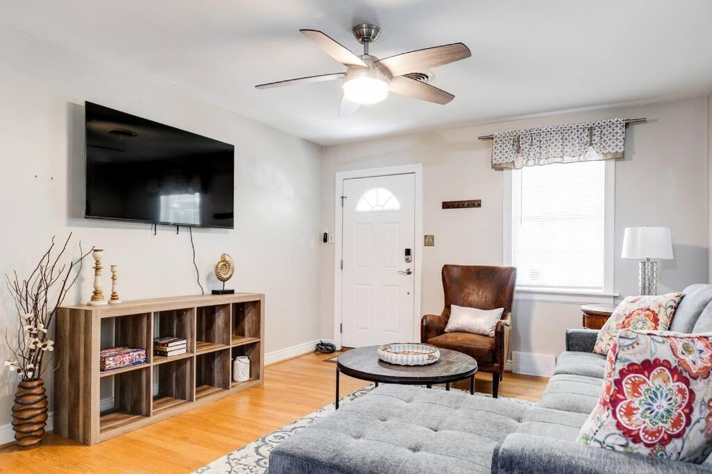 Lg Central Location Free Parking Fenced Yard Fire-Pit Richmond Luaran gambar